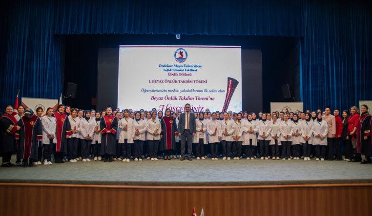OMÜ Ebelik Bölümü’nde 97 Öğrenci Beyaz Önlük Giyerek Meslek Hayatına Adım Attı