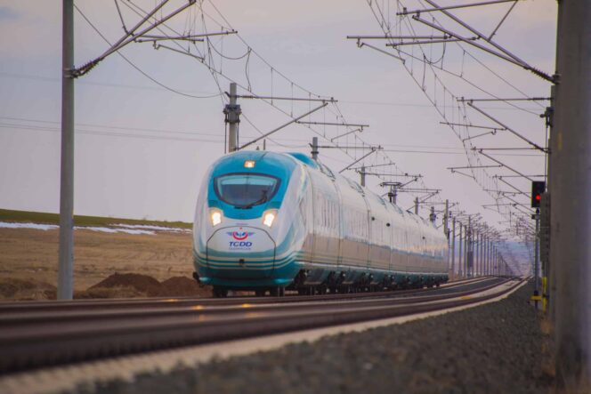 Türkiye’de Yüksek Hızlı Tren Hatlarında Yolcu Sayısı 110 Milyona Ulaştı